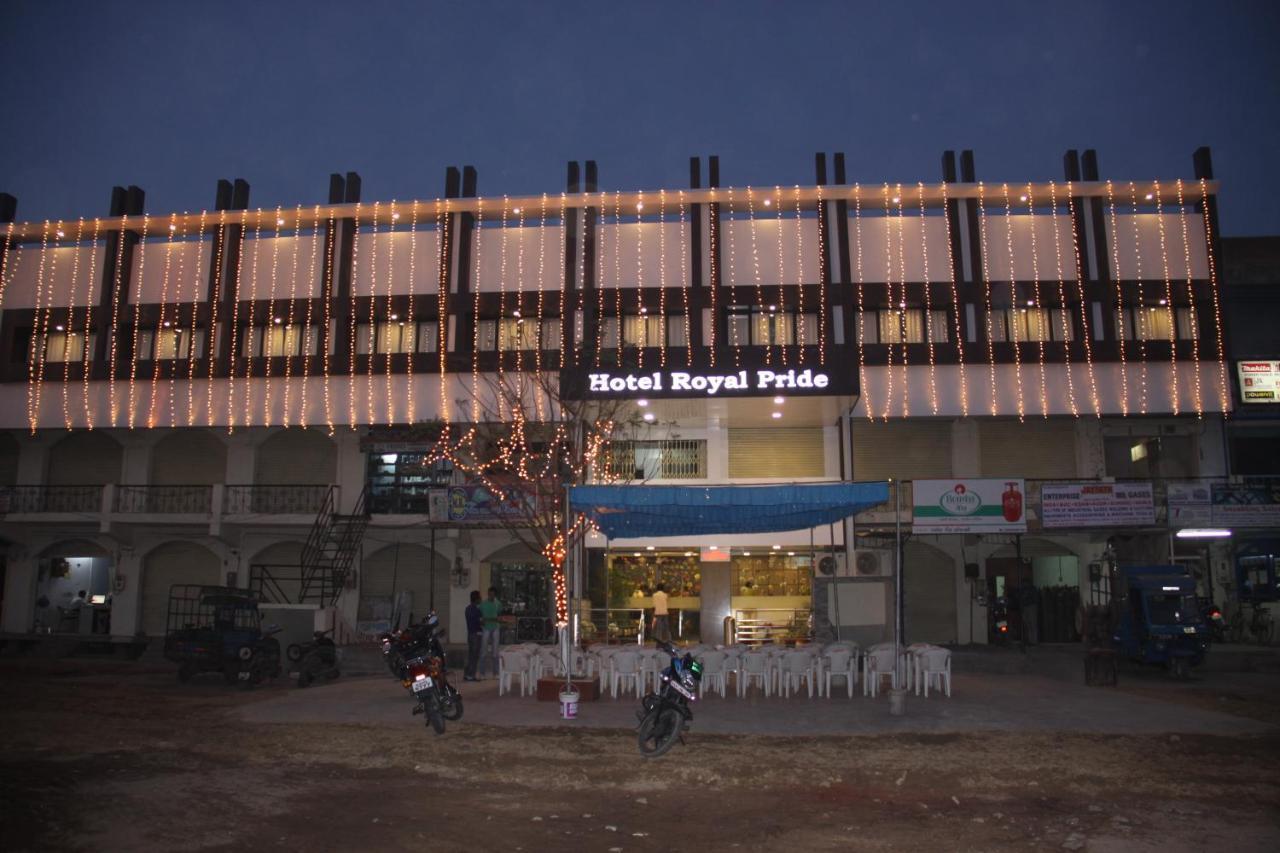 Hotel Royal Pride Ахмедабад Экстерьер фото